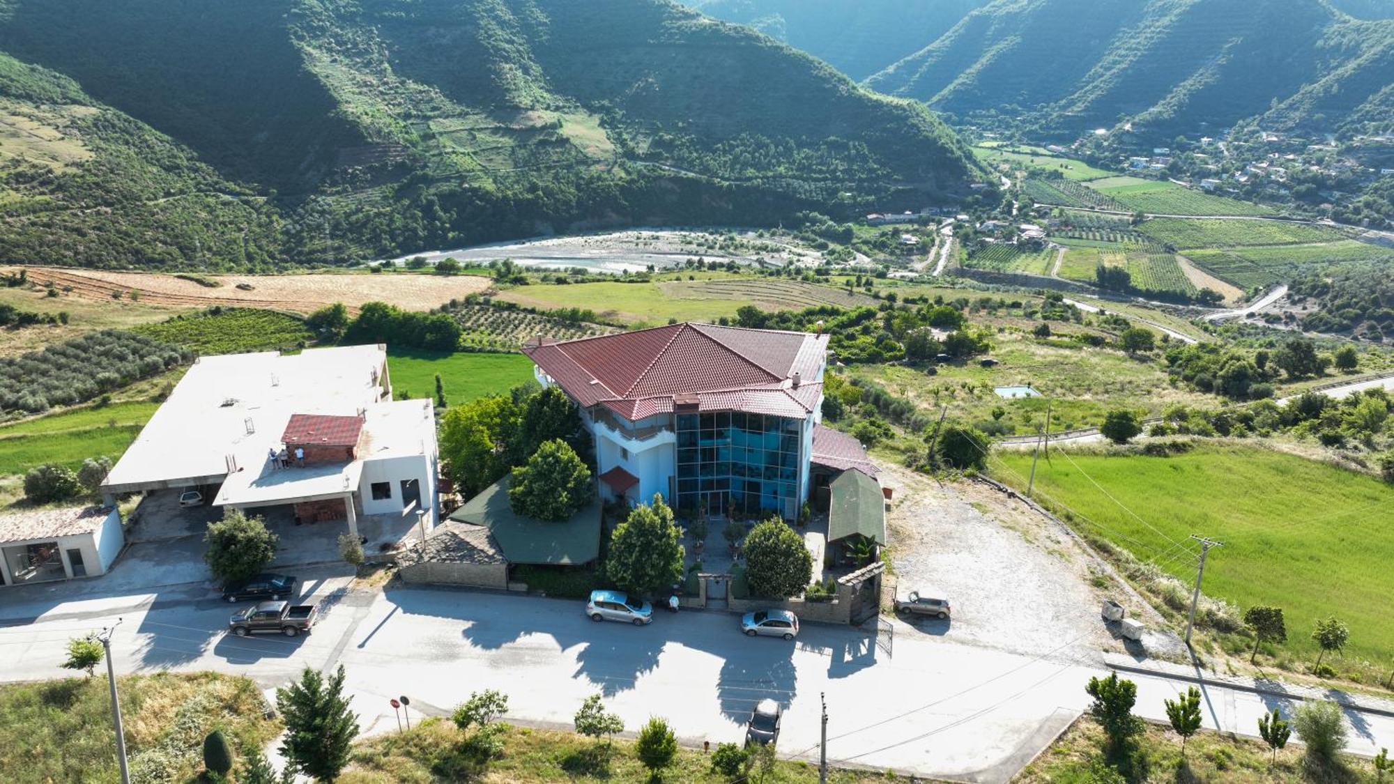 Cerenisht Hotel Kanione מראה חיצוני תמונה