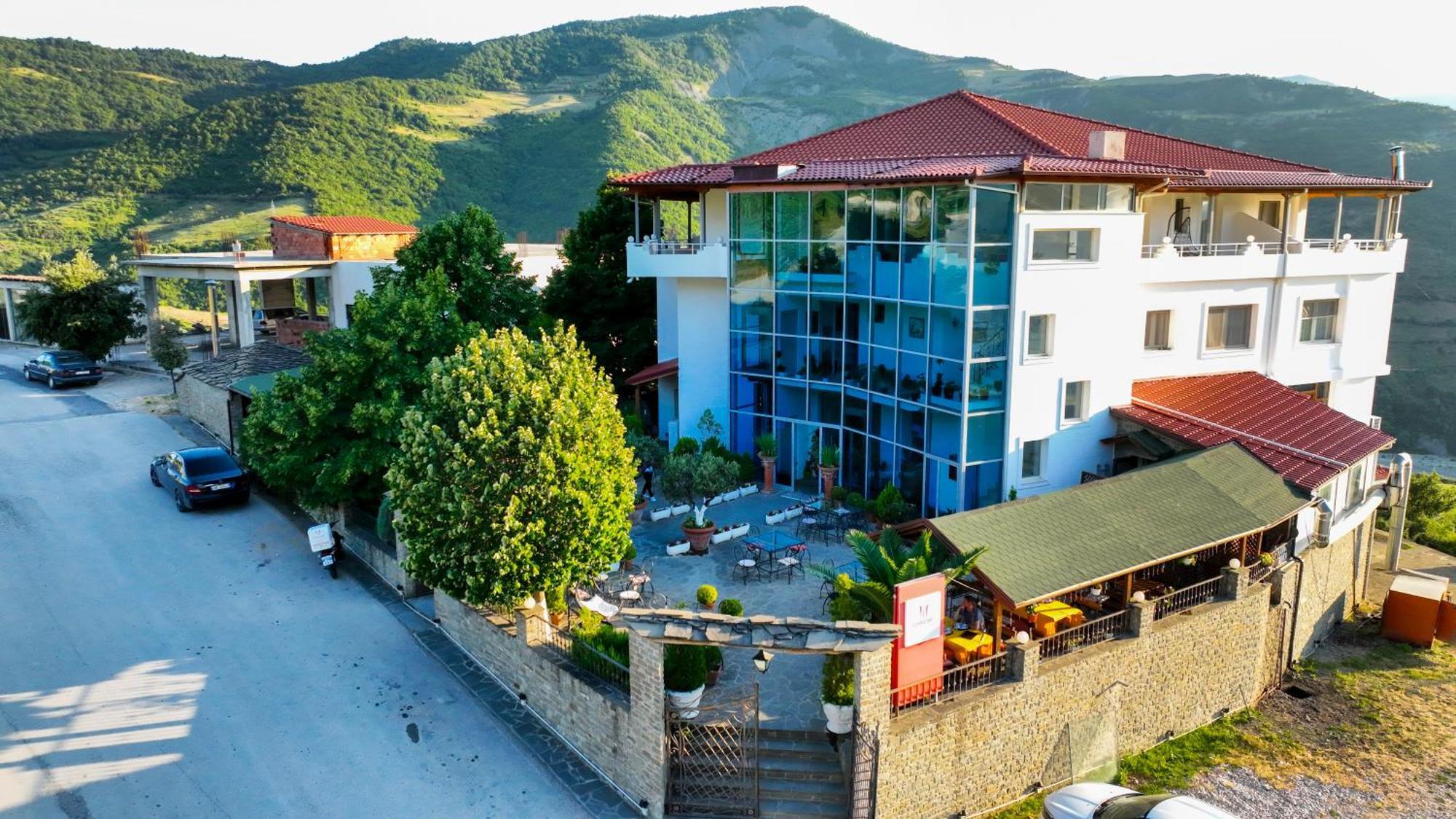 Cerenisht Hotel Kanione מראה חיצוני תמונה