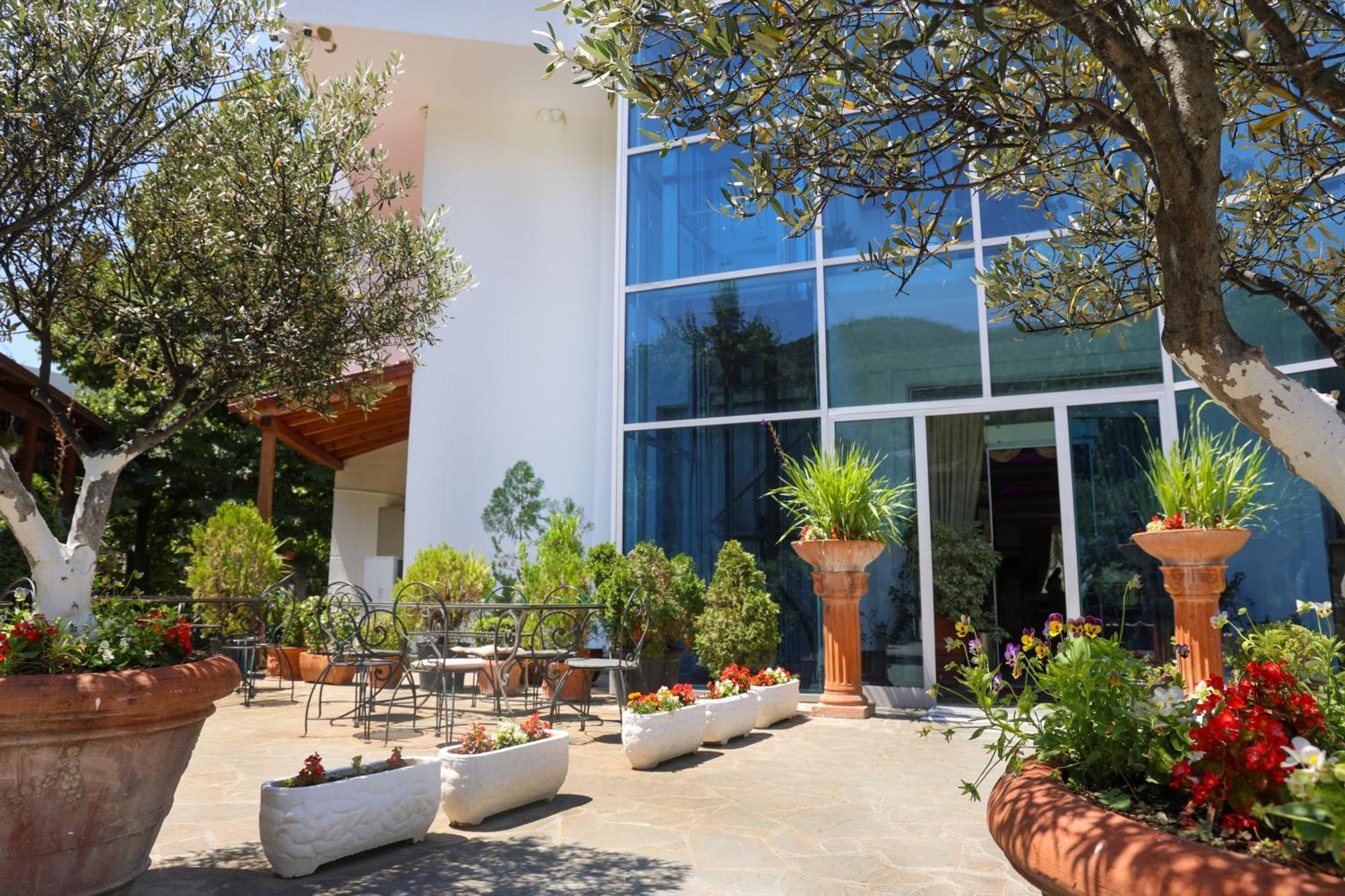 Cerenisht Hotel Kanione מראה חיצוני תמונה