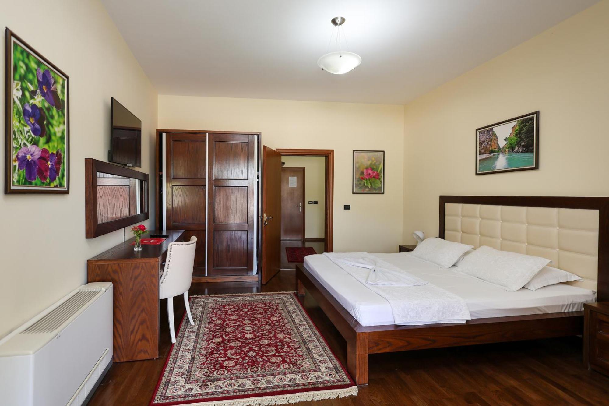 Cerenisht Hotel Kanione מראה חיצוני תמונה