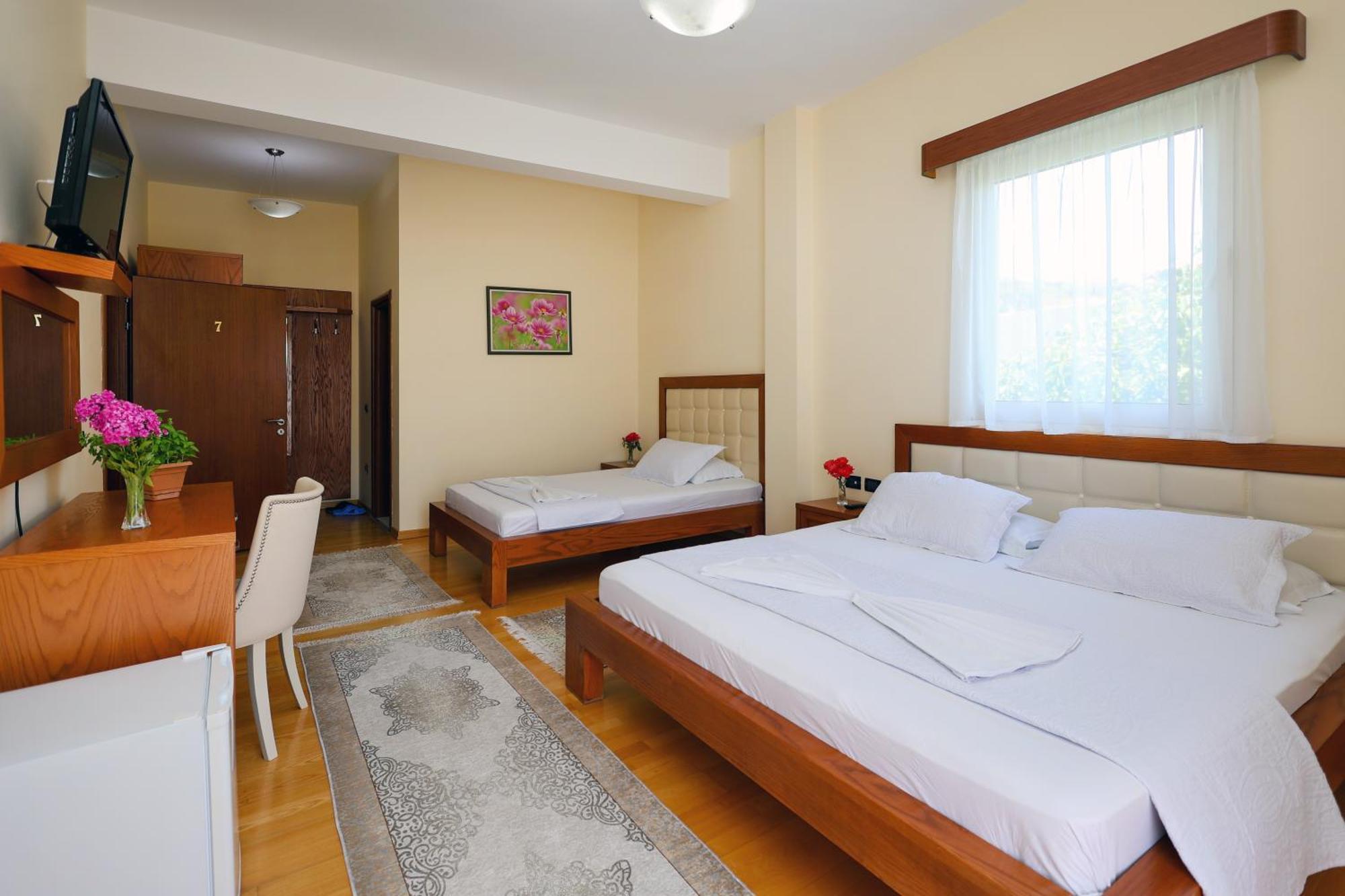 Cerenisht Hotel Kanione מראה חיצוני תמונה