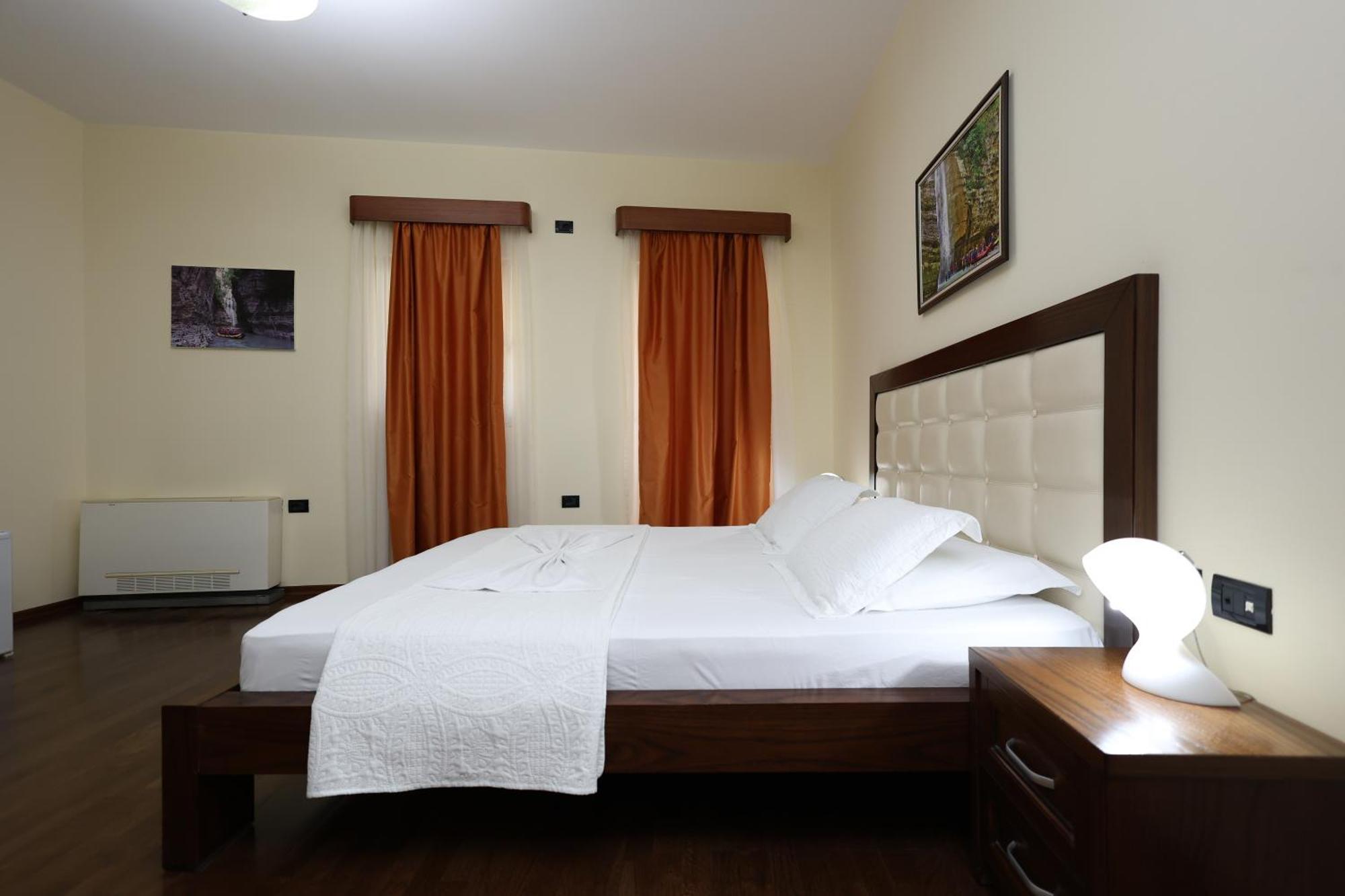 Cerenisht Hotel Kanione מראה חיצוני תמונה
