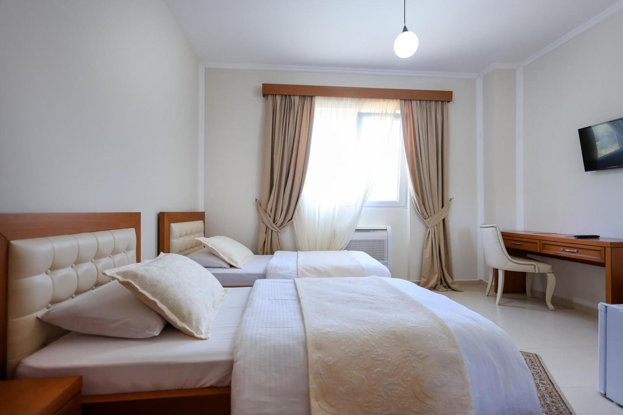 Cerenisht Hotel Kanione מראה חיצוני תמונה