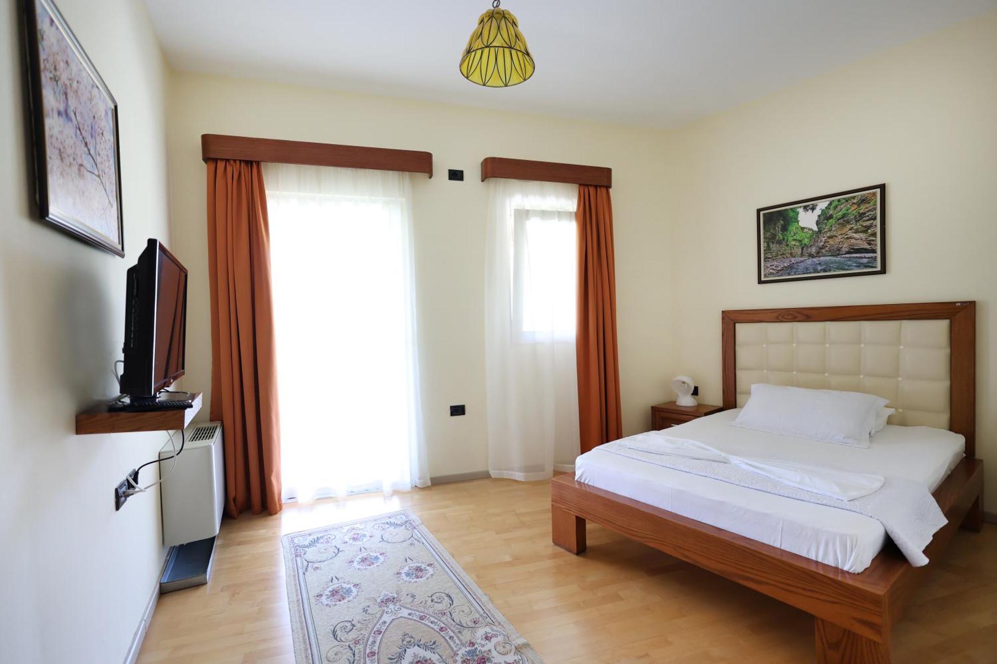 Cerenisht Hotel Kanione מראה חיצוני תמונה