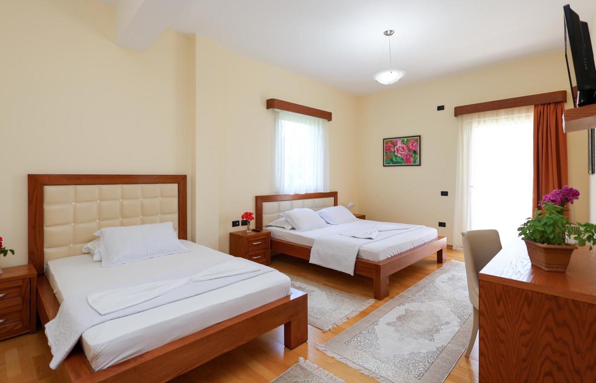 Cerenisht Hotel Kanione מראה חיצוני תמונה