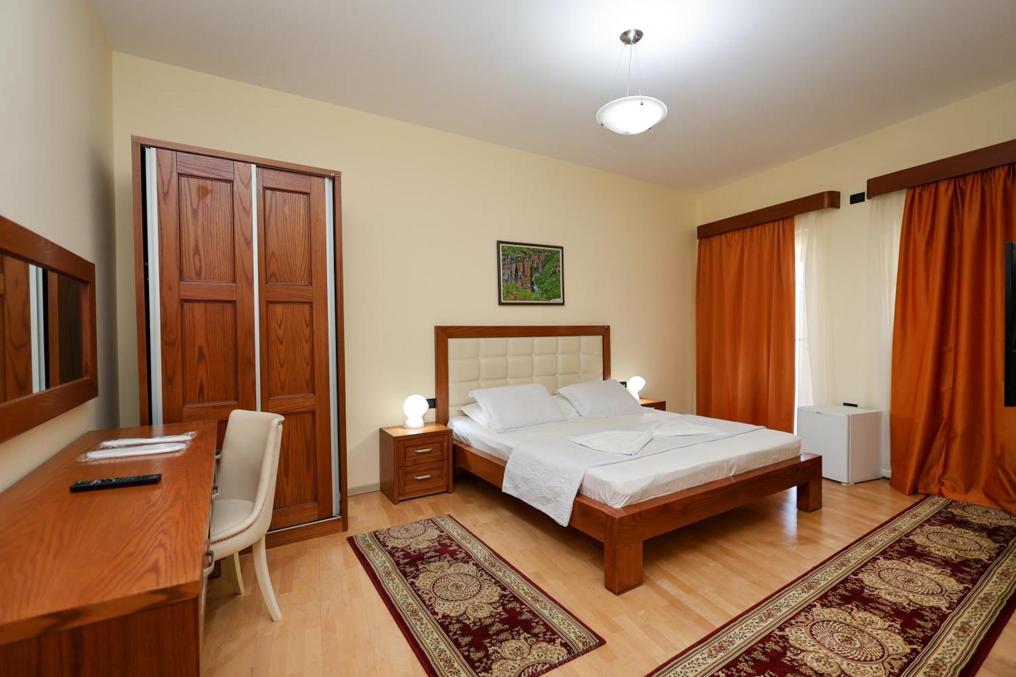 Cerenisht Hotel Kanione מראה חיצוני תמונה