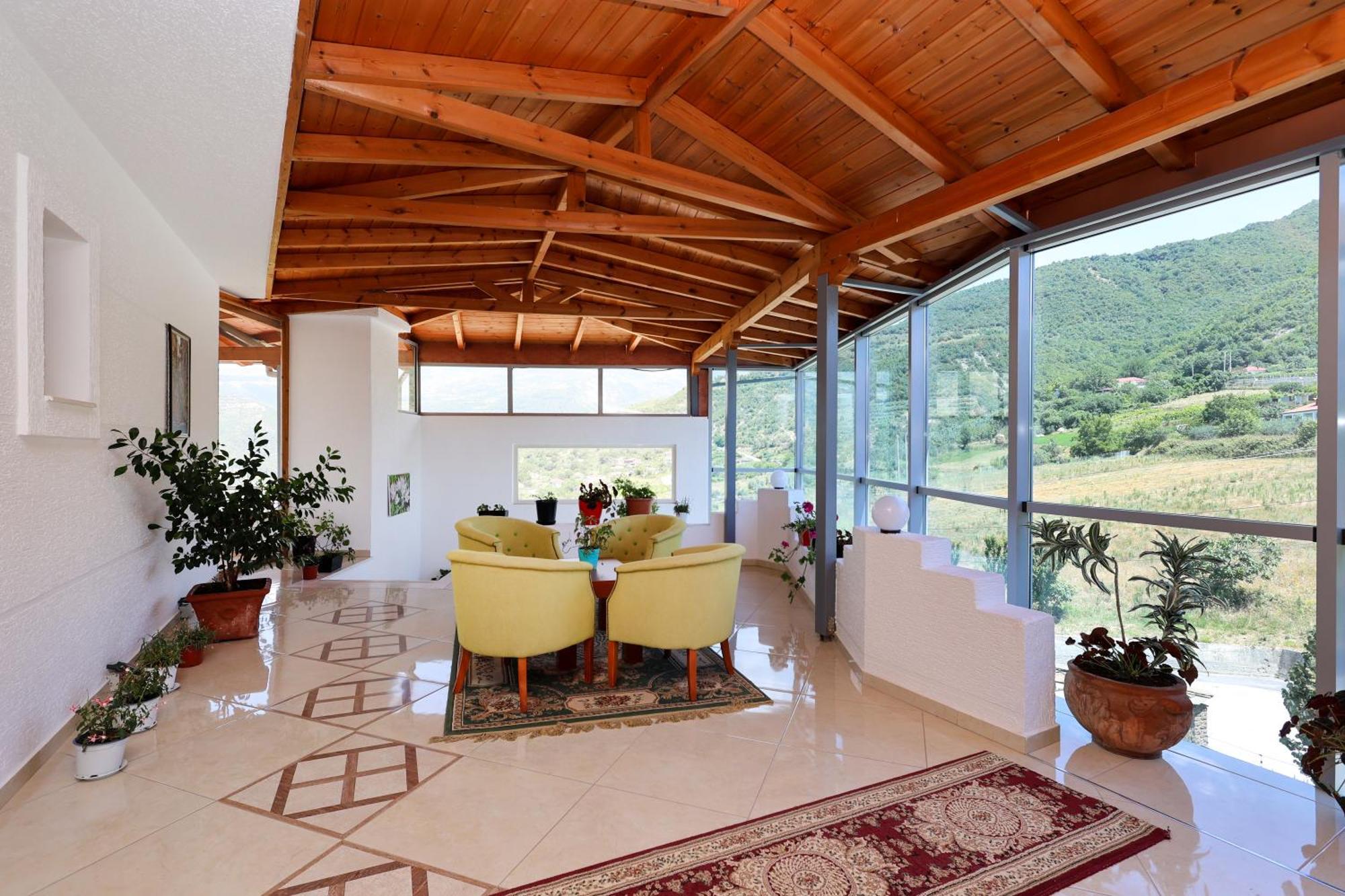 Cerenisht Hotel Kanione מראה חיצוני תמונה